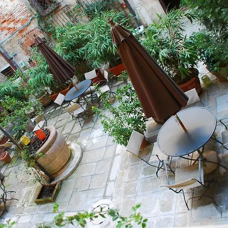 Bed and Breakfast Corte 1321 2*