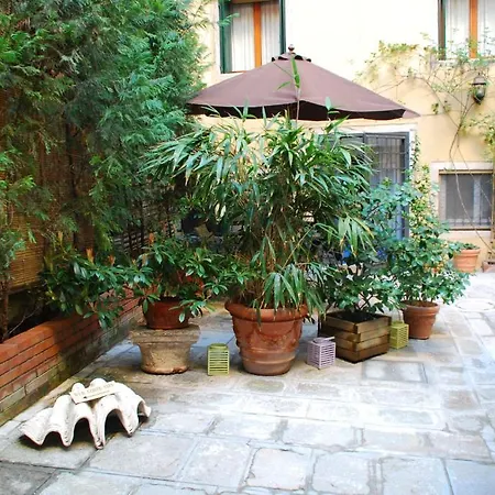 Bed & Breakfast Corte 1321 2*