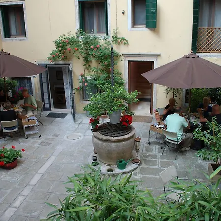 Corte 1321 2* Venice