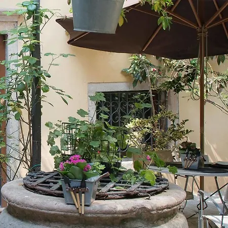 Corte 1321 Bed & Breakfast